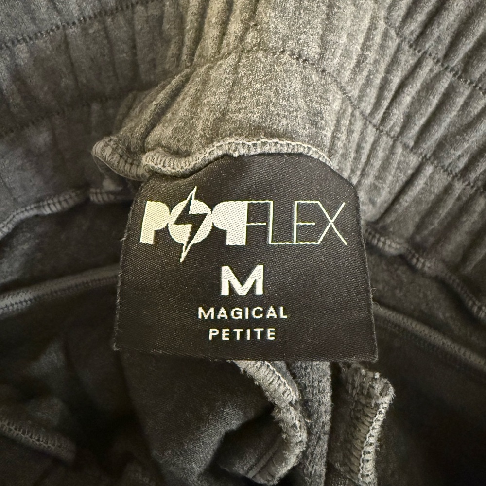 POPFLEX Ooey Gooey Wide-Leg Pull-On Pants in Charcoal - M petite - Picture 7 of 8
